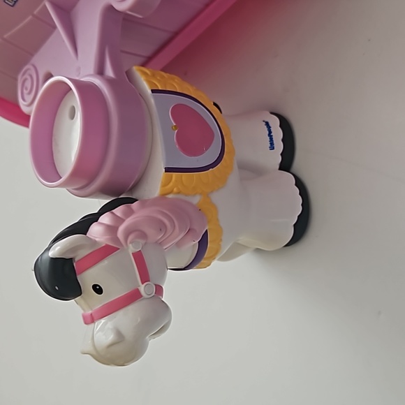 Little people princess carriage with building blocks. - Picture 2 of 12